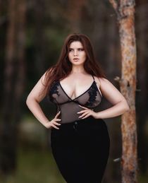 Tall babe Abbie Cat